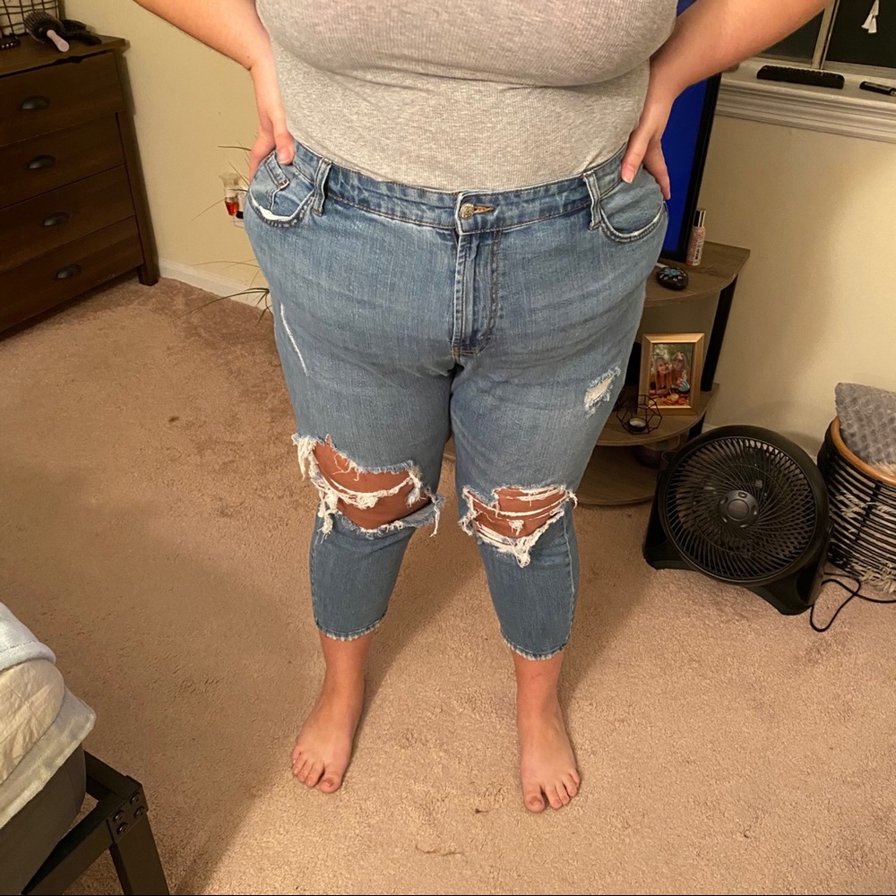 Cropped Mom Jean